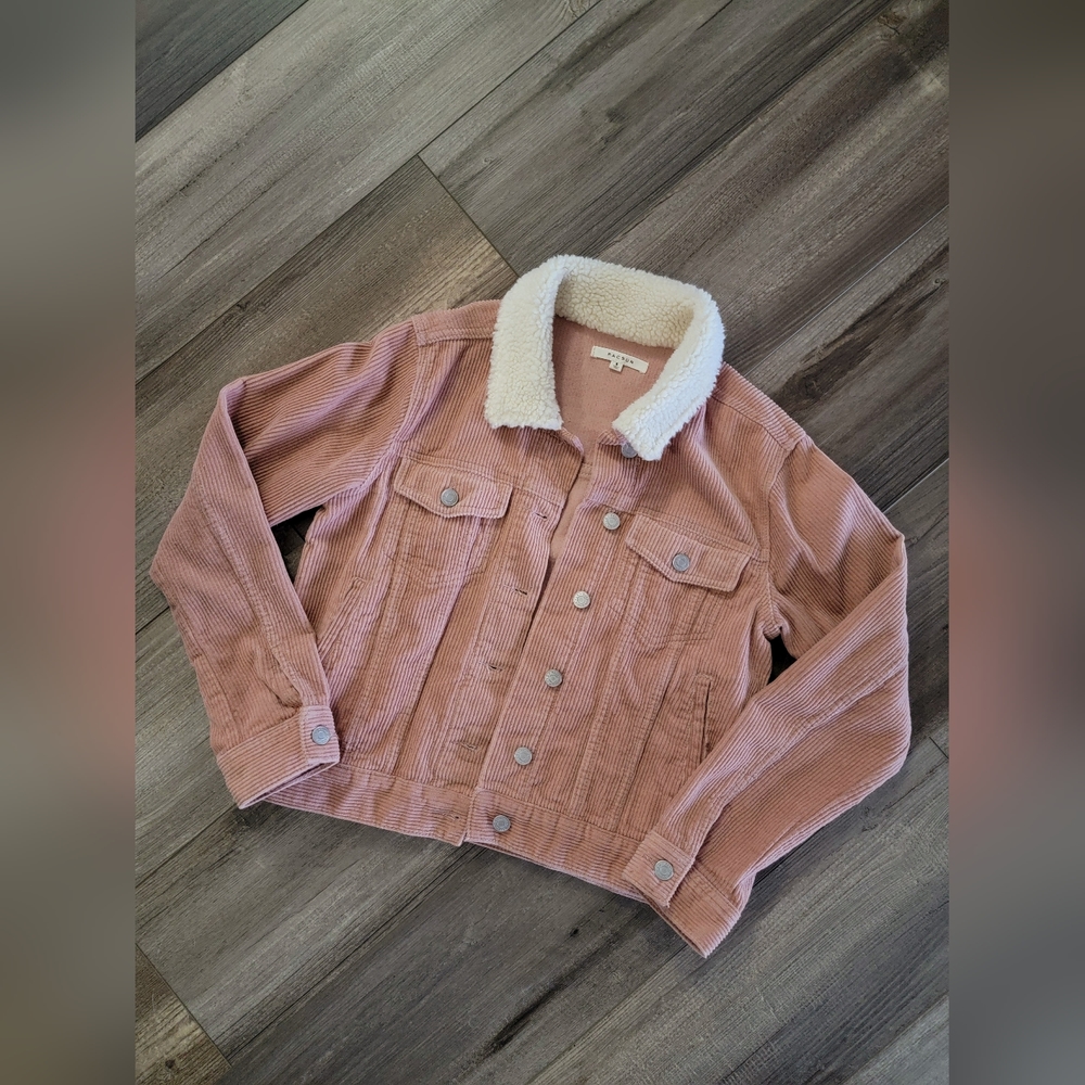 NWOT S Women's Corduroy Jacket by Pac Sun with Shepra Collar. Perfect Condition!